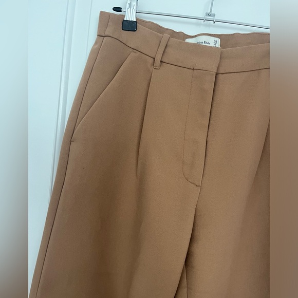 beige A&F tailored trouser - Picture 3 of 6